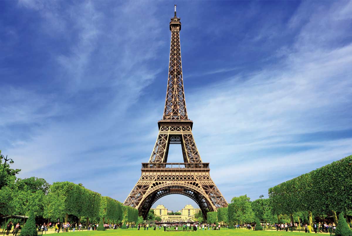 Photo of the Eiffel Tower in Paris